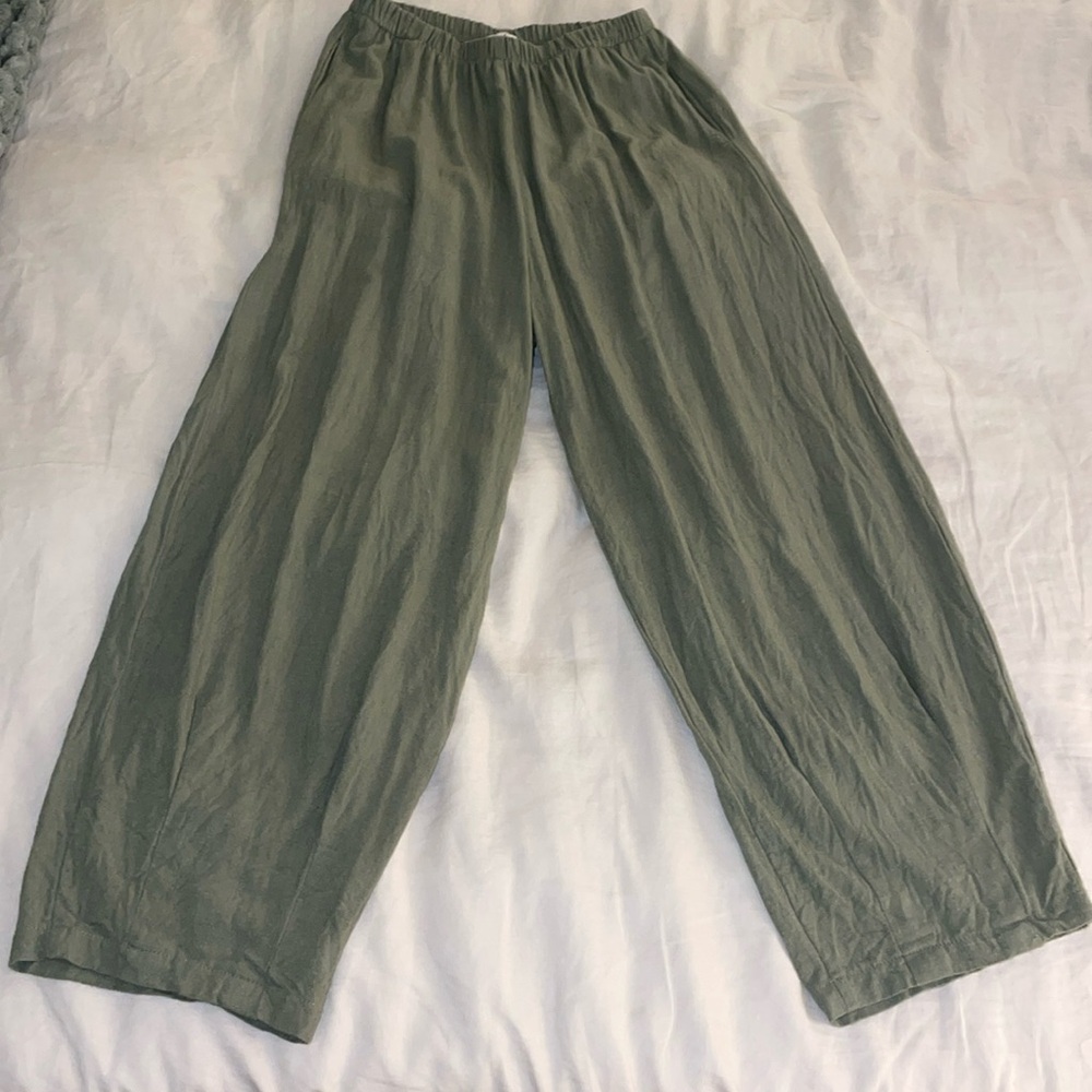 Nolessthan.la high waisted green linen pants